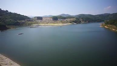 河流湖泊航拍视频视频的预览图